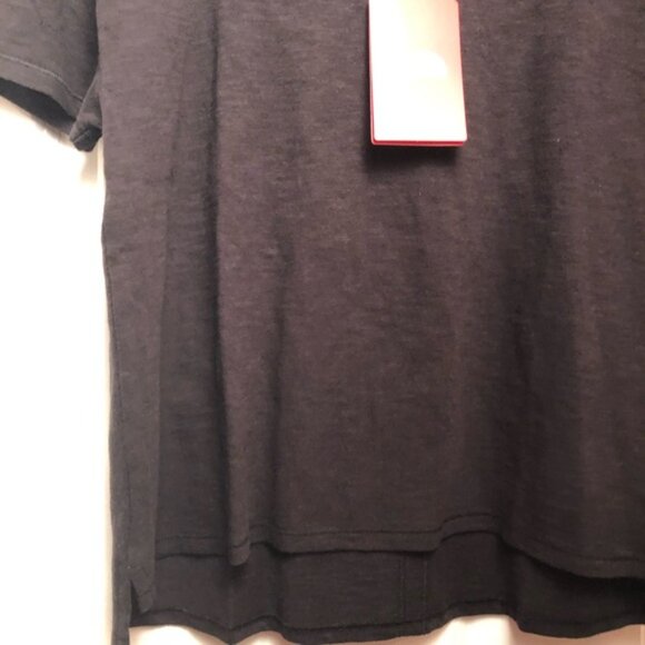 THE NORTH FACE Women's Emerine Black T Shirt - Picture 4 of 12